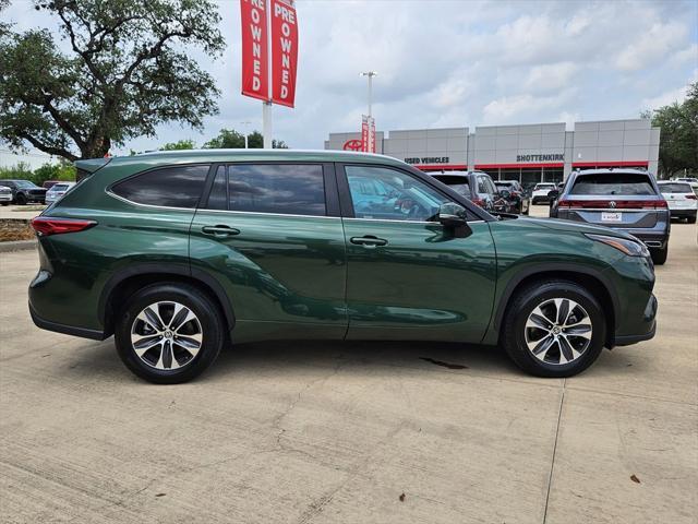 used 2023 Toyota Highlander car, priced at $38,868