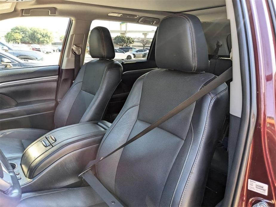 used 2019 Toyota Highlander car, priced at $27,840