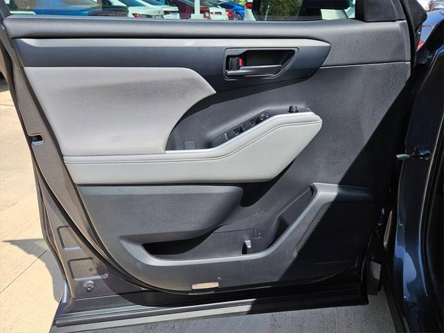used 2023 Toyota Highlander car, priced at $34,777