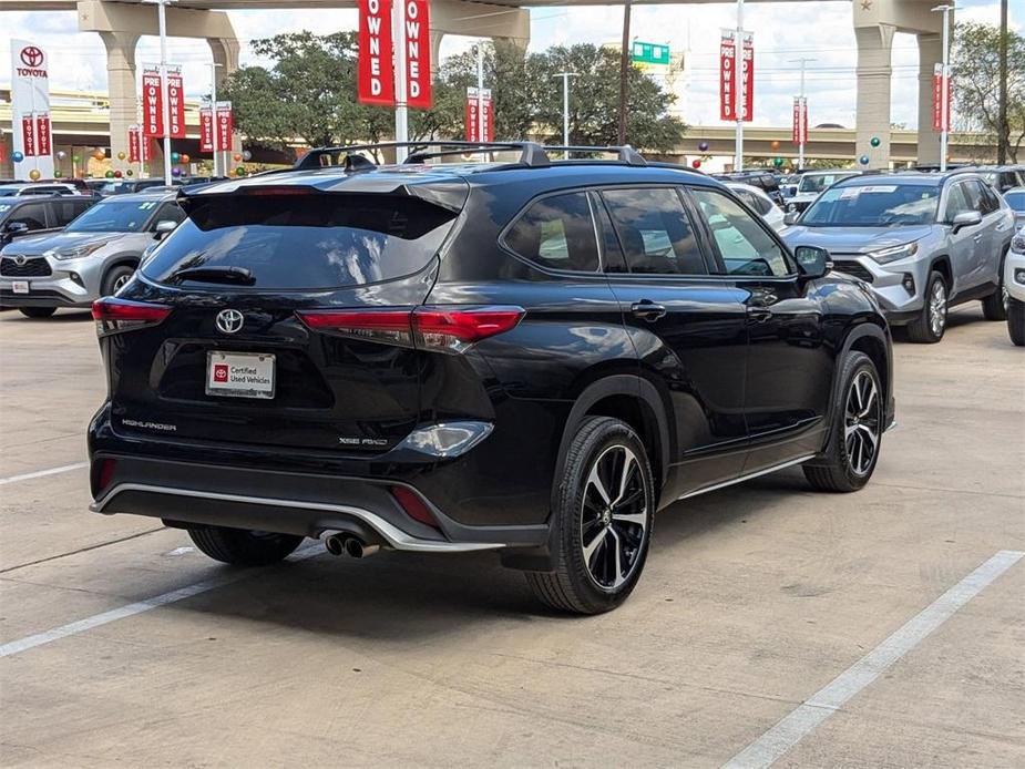 used 2022 Toyota Highlander car, priced at $42,399