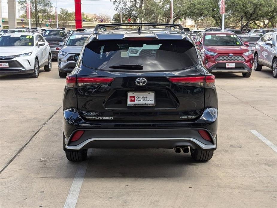 used 2022 Toyota Highlander car, priced at $42,399