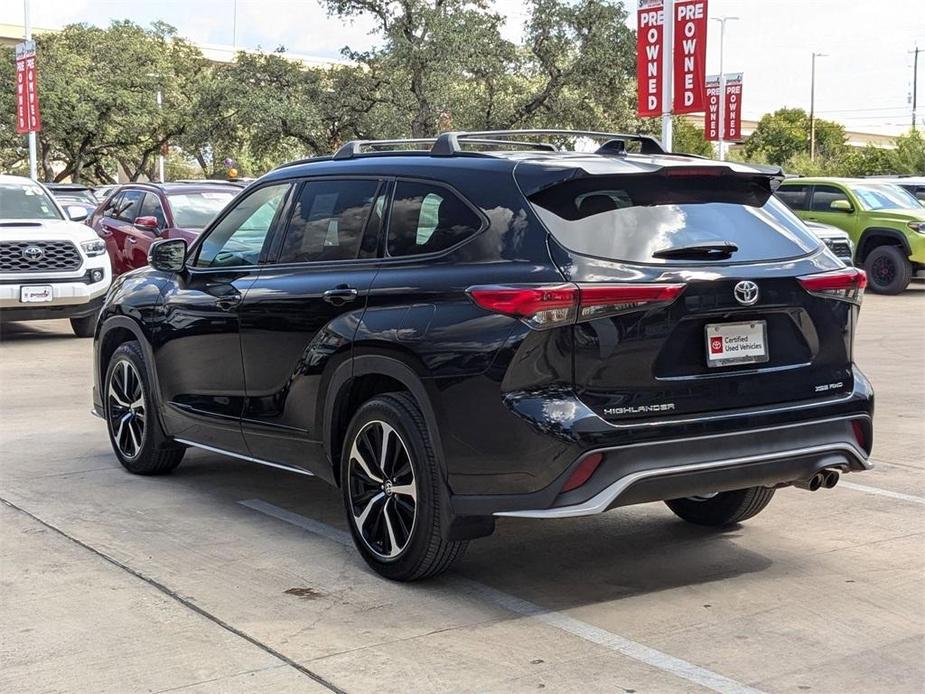 used 2022 Toyota Highlander car, priced at $42,399