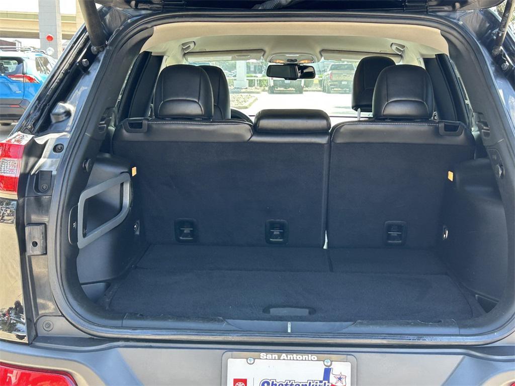 used 2018 Jeep Cherokee car, priced at $13,991