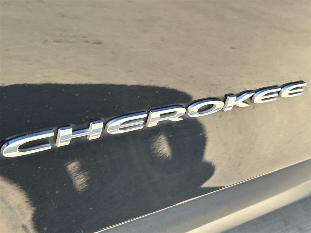 used 2018 Jeep Cherokee car, priced at $13,991