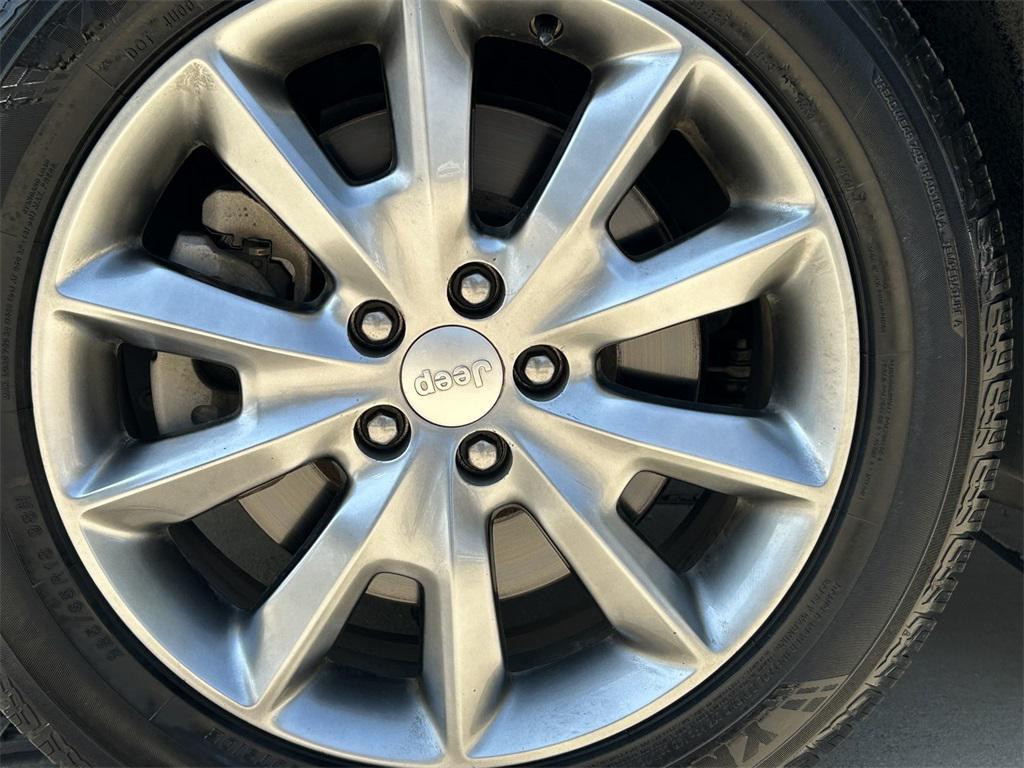 used 2018 Jeep Cherokee car, priced at $13,991