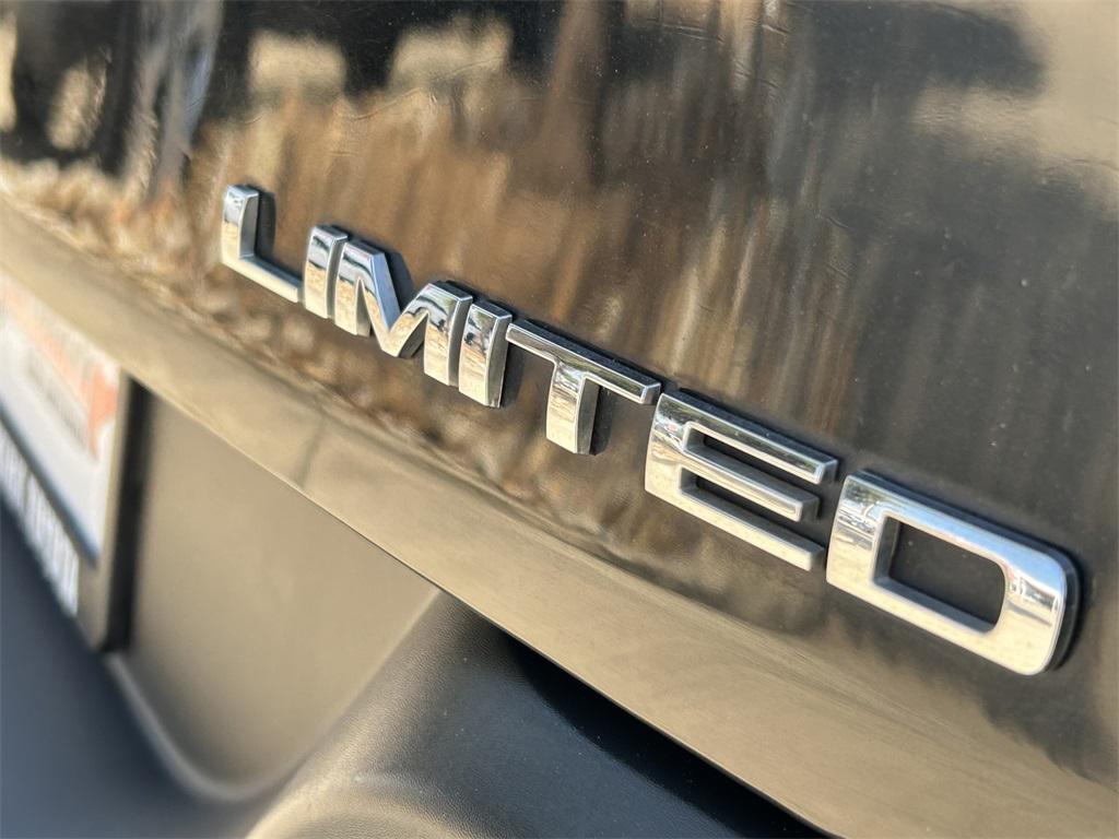 used 2018 Jeep Cherokee car, priced at $13,991