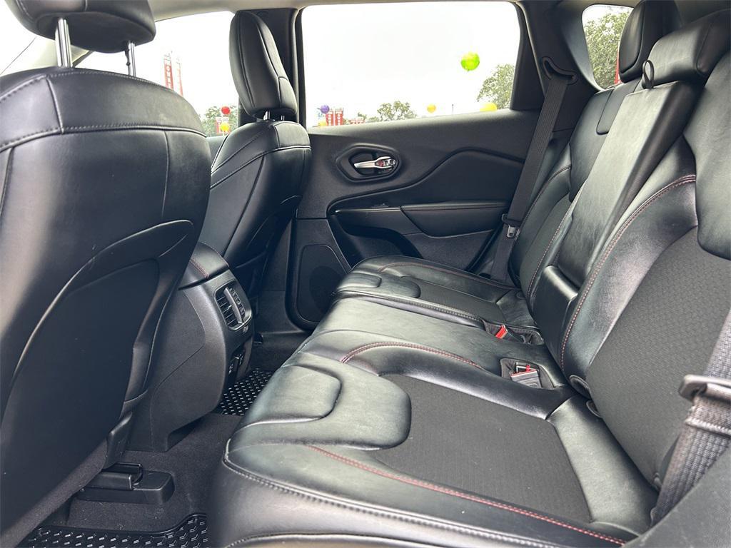 used 2022 Jeep Cherokee car, priced at $24,221
