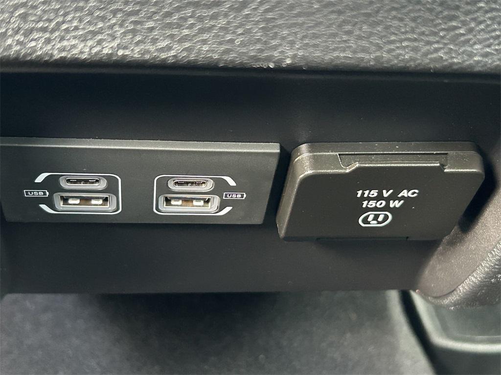 used 2022 Jeep Cherokee car, priced at $24,221