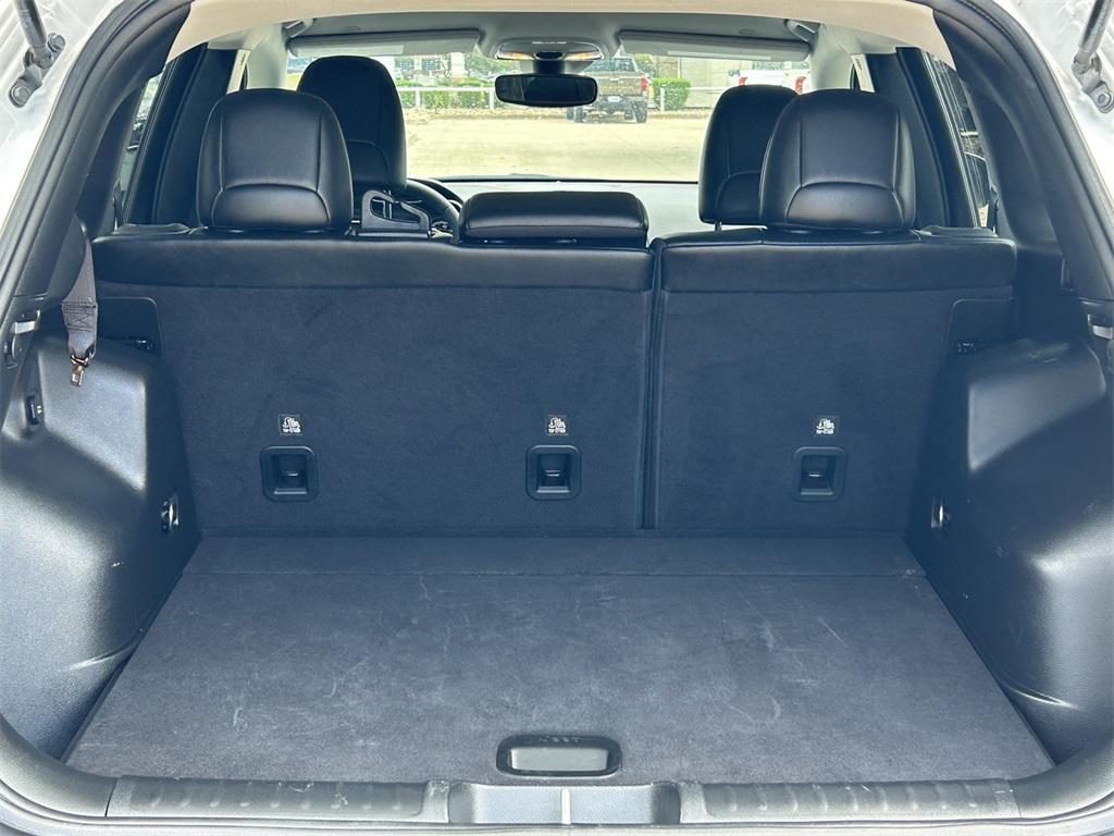 used 2022 Jeep Cherokee car, priced at $24,221
