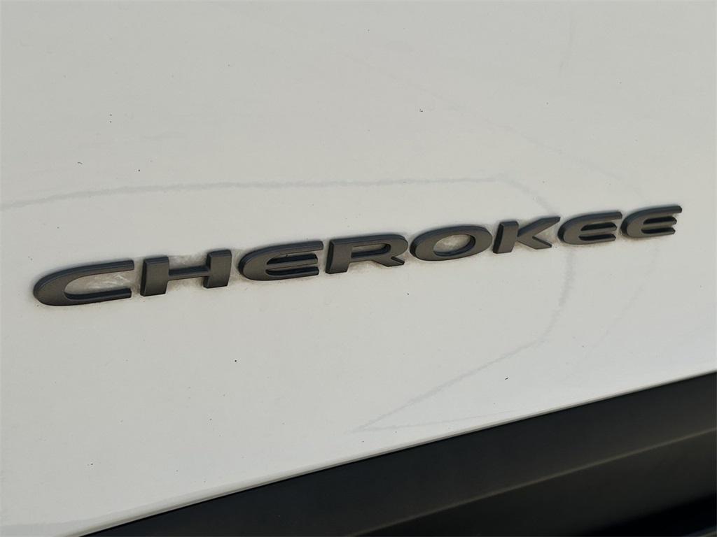 used 2022 Jeep Cherokee car, priced at $24,221