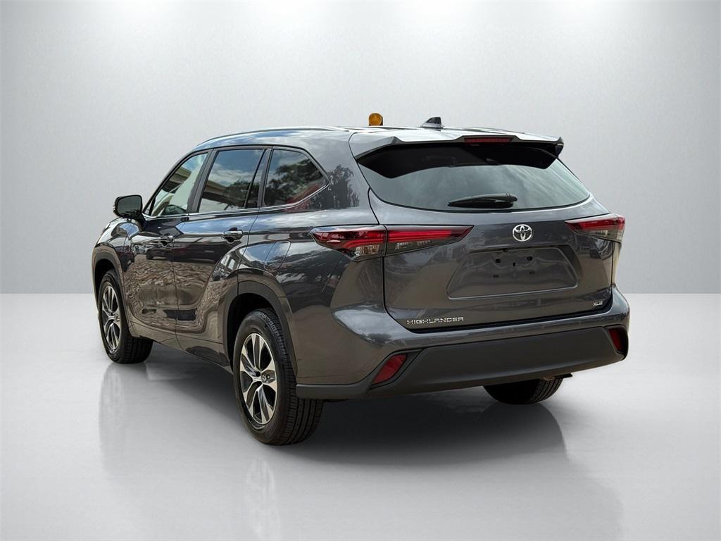 used 2025 Toyota Highlander car, priced at $42,573