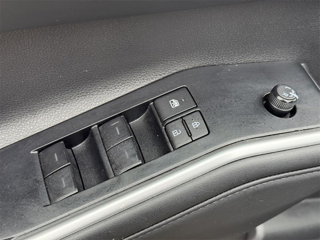 used 2025 Toyota Highlander car, priced at $42,573