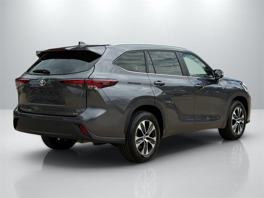 used 2025 Toyota Highlander car, priced at $42,573