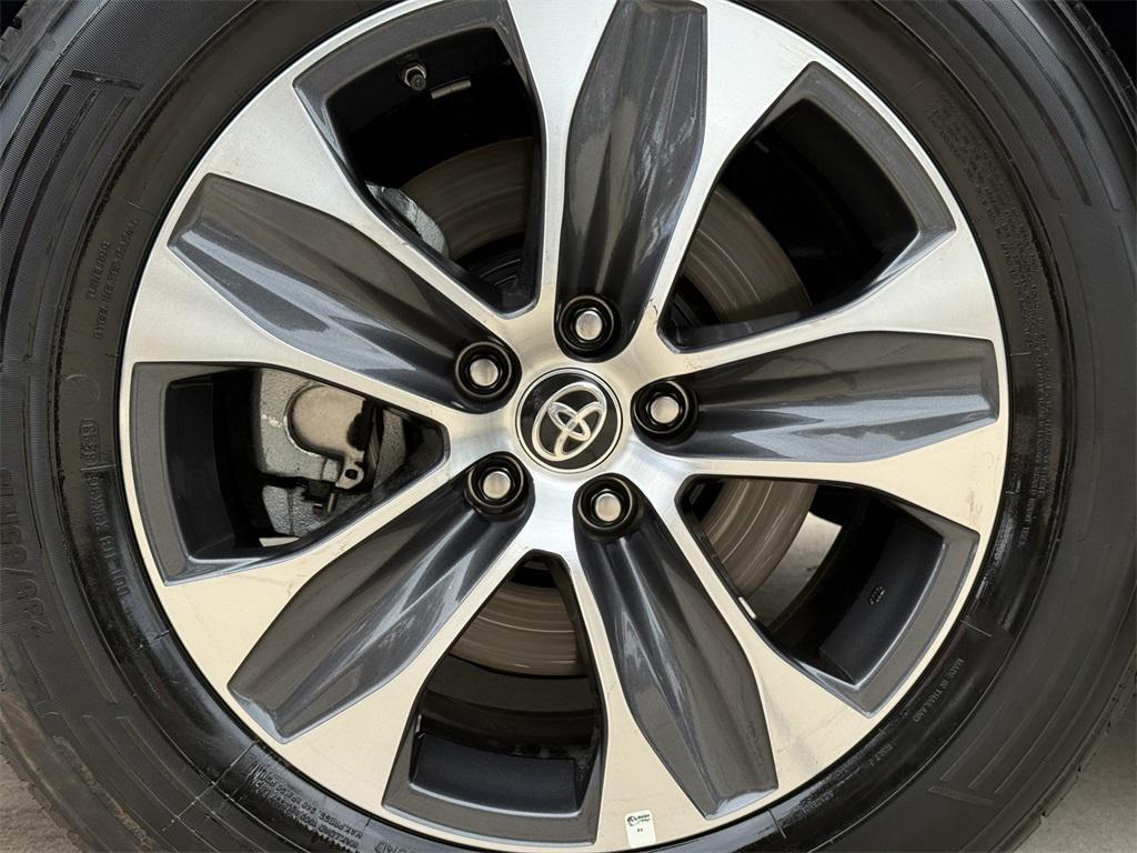 used 2025 Toyota Highlander car, priced at $42,573