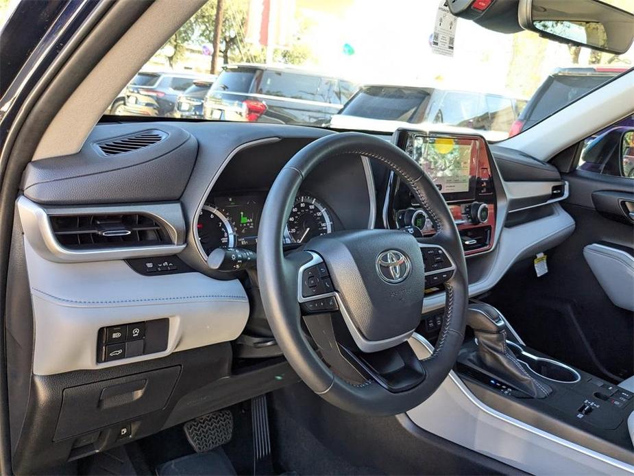 used 2024 Toyota Highlander car, priced at $42,435