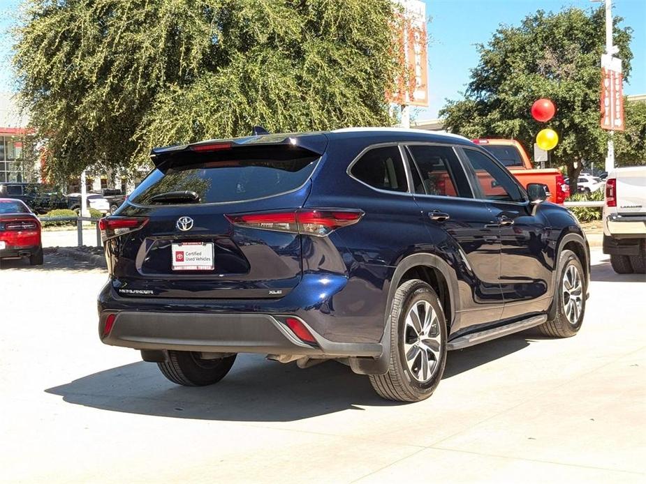 used 2024 Toyota Highlander car, priced at $40,999