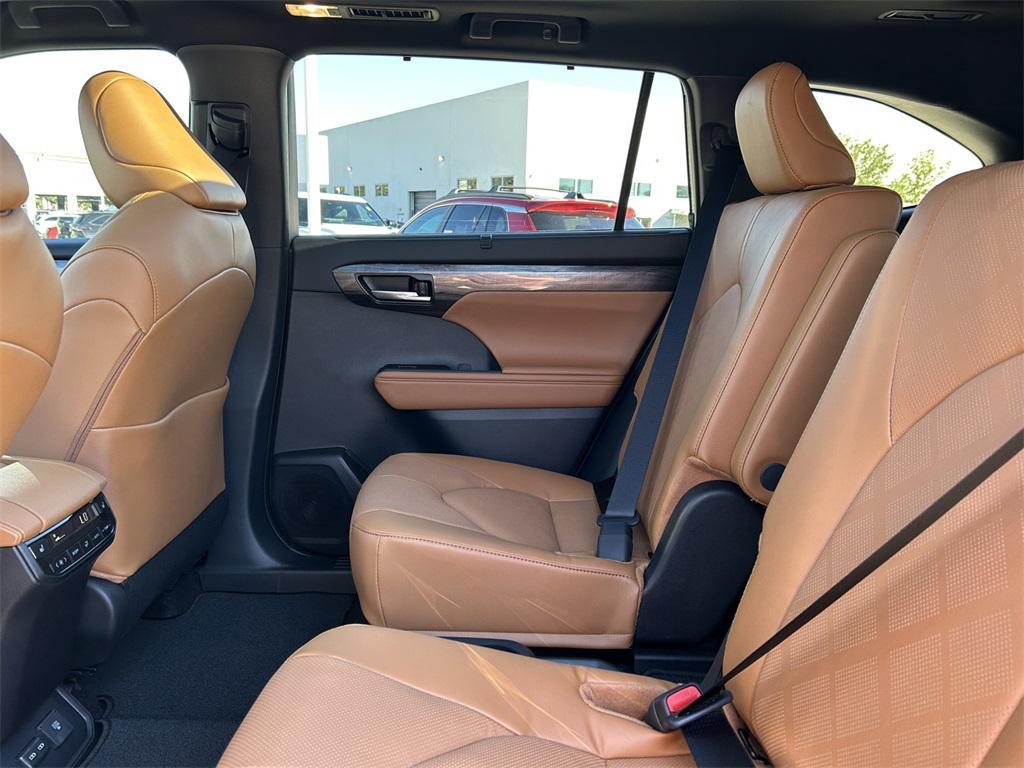 new 2026 Toyota Highlander car, priced at $56,404