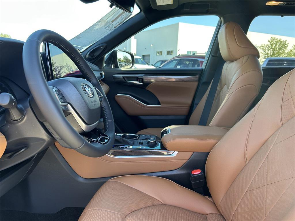new 2026 Toyota Highlander car, priced at $56,404