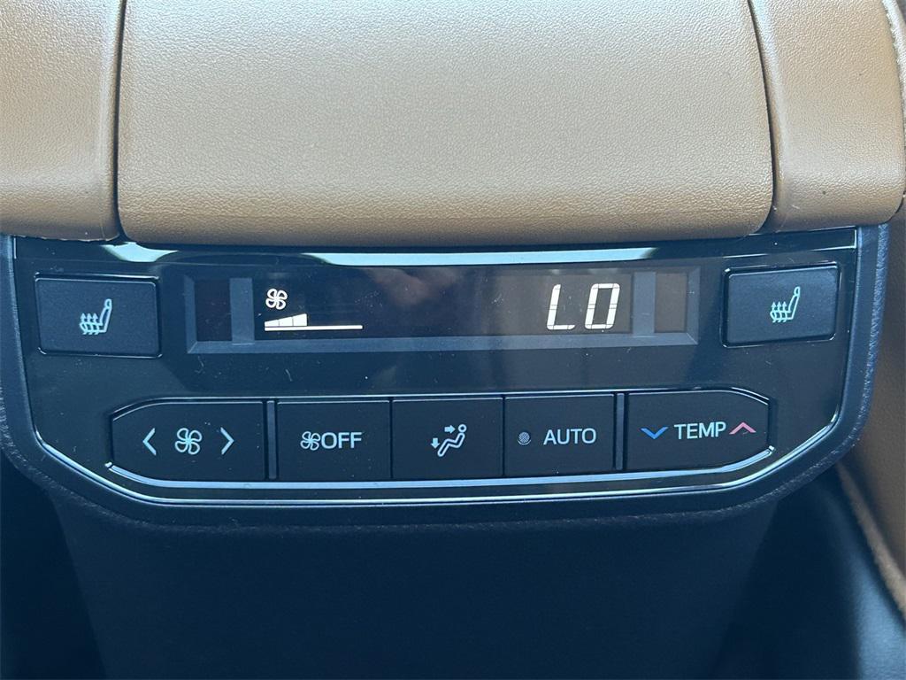 new 2026 Toyota Highlander car, priced at $56,404