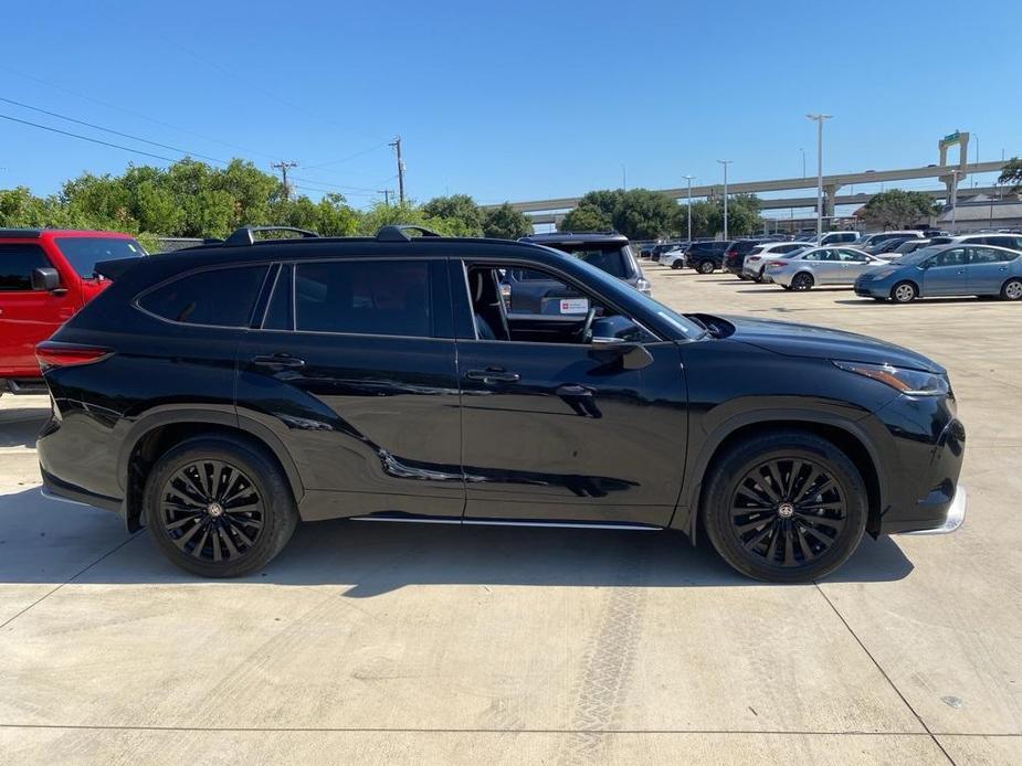 used 2023 Toyota Highlander car, priced at $41,979