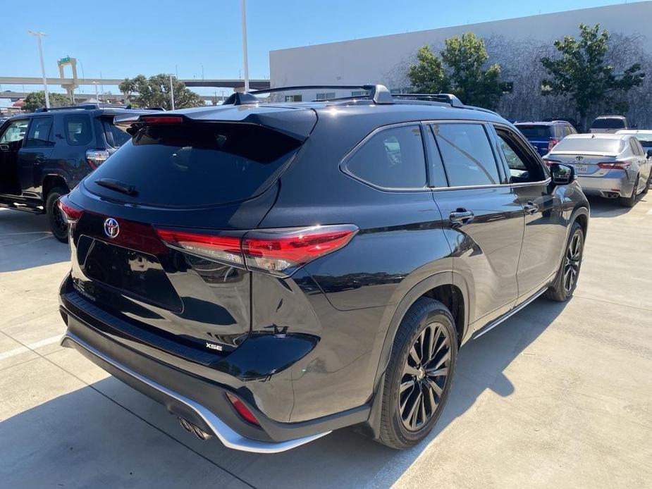 used 2023 Toyota Highlander car, priced at $41,979