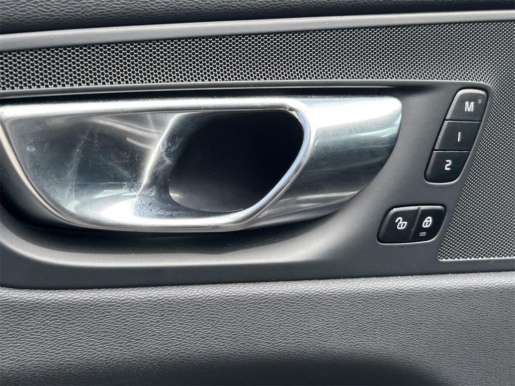used 2024 Volvo XC60 car, priced at $35,991