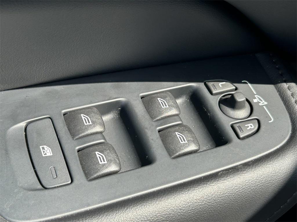 used 2024 Volvo XC60 car, priced at $35,991