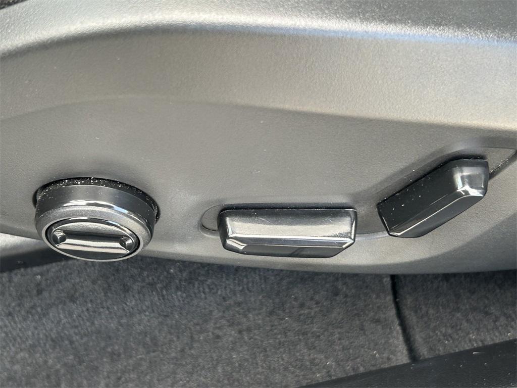 used 2024 Volvo XC60 car, priced at $35,991