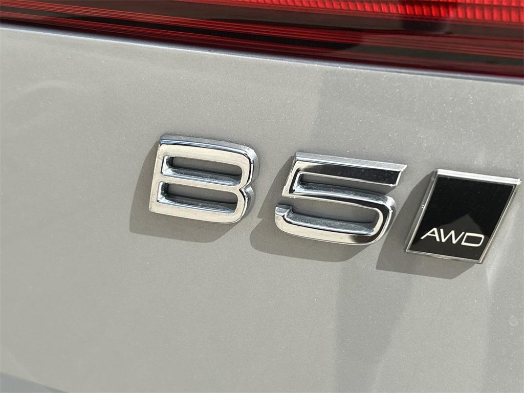 used 2024 Volvo XC60 car, priced at $35,991