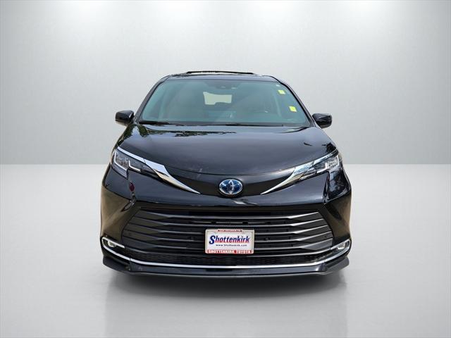 used 2023 Toyota Sienna car, priced at $32,003