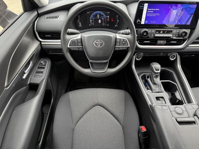 used 2025 Toyota Highlander car, priced at $45,981