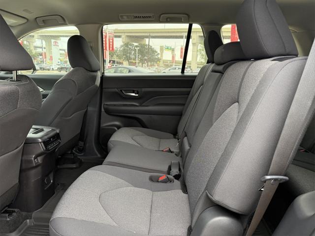 used 2025 Toyota Highlander car, priced at $45,981