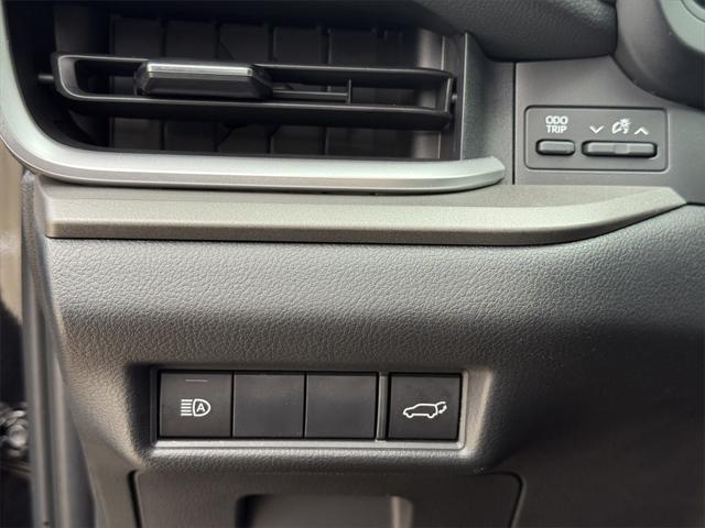 used 2025 Toyota Highlander car, priced at $45,981