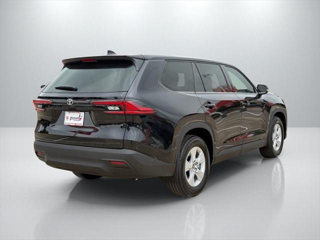 used 2025 Toyota Highlander car, priced at $45,981