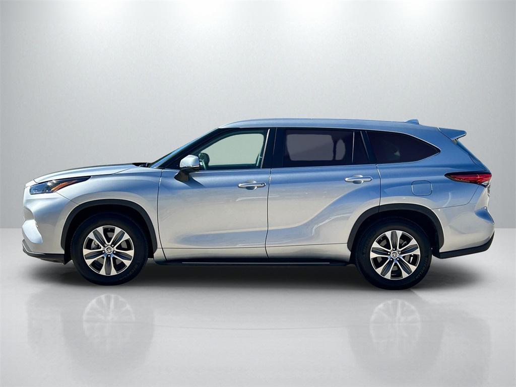 used 2023 Toyota Highlander car, priced at $35,991