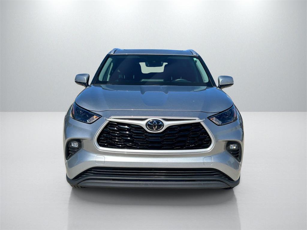 used 2023 Toyota Highlander car, priced at $35,991