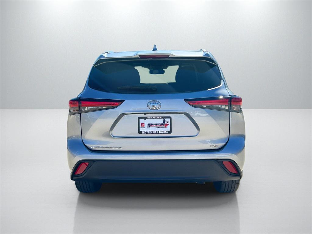 used 2023 Toyota Highlander car, priced at $35,991