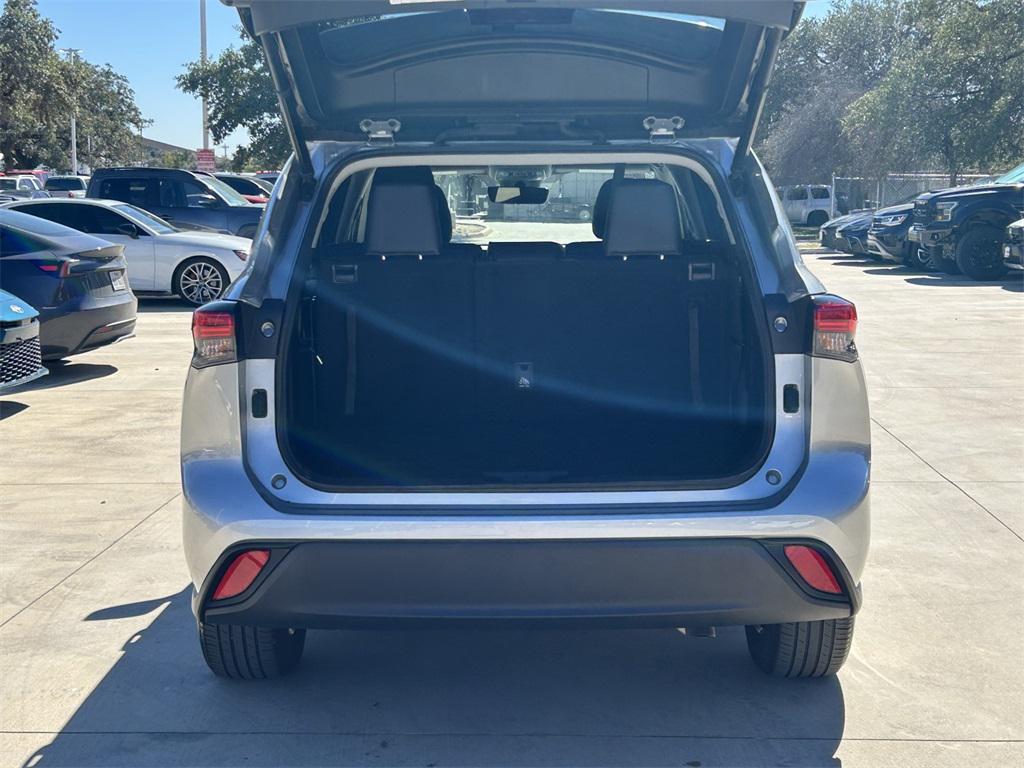 used 2023 Toyota Highlander car, priced at $35,991