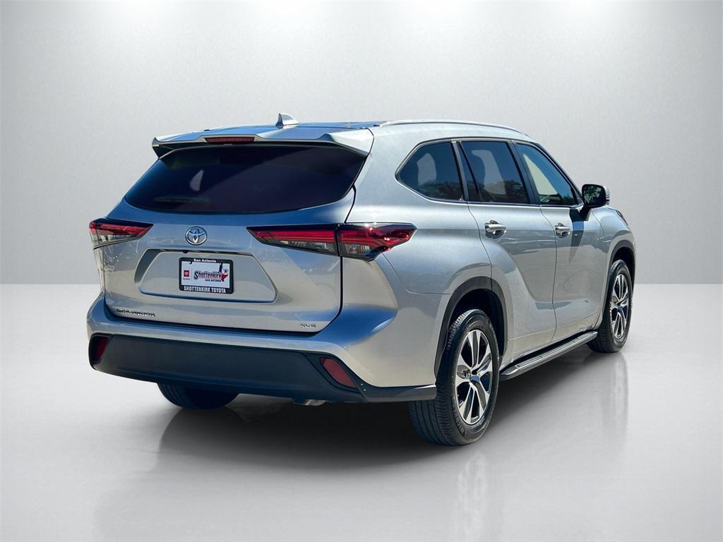 used 2023 Toyota Highlander car, priced at $35,991