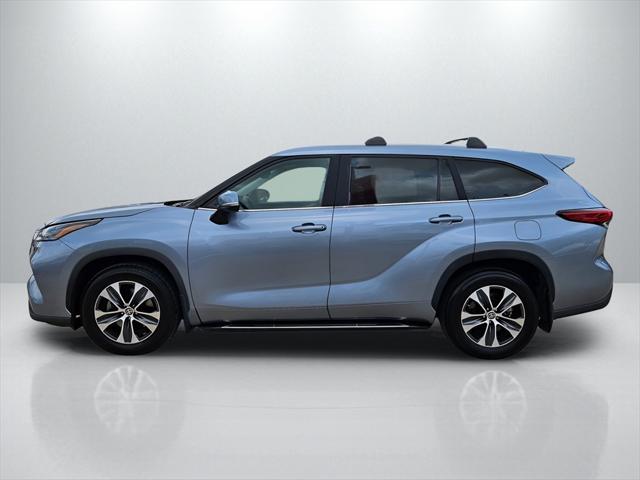 used 2023 Toyota Highlander car, priced at $35,724