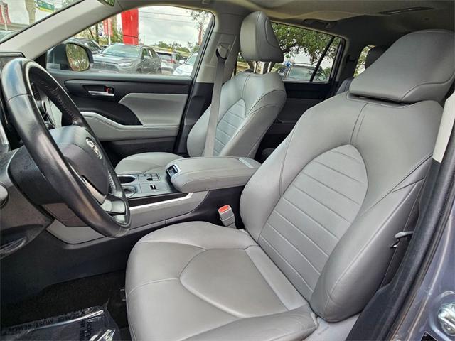used 2023 Toyota Highlander car, priced at $35,724