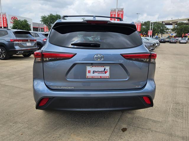 used 2023 Toyota Highlander car, priced at $35,861