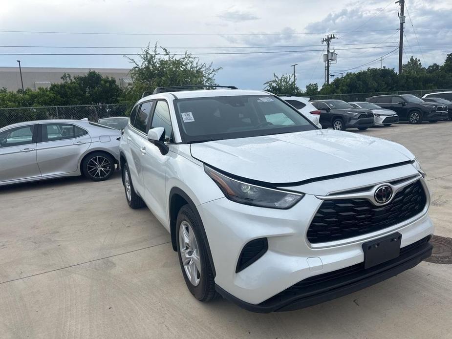 used 2023 Toyota Highlander car, priced at $36,997