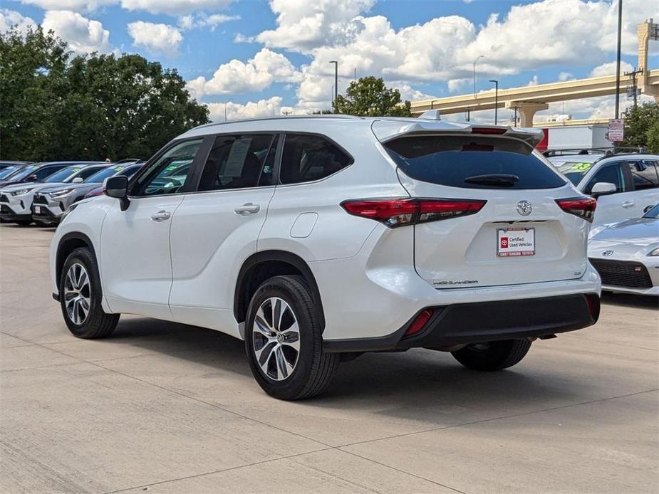 used 2023 Toyota Highlander car, priced at $36,499