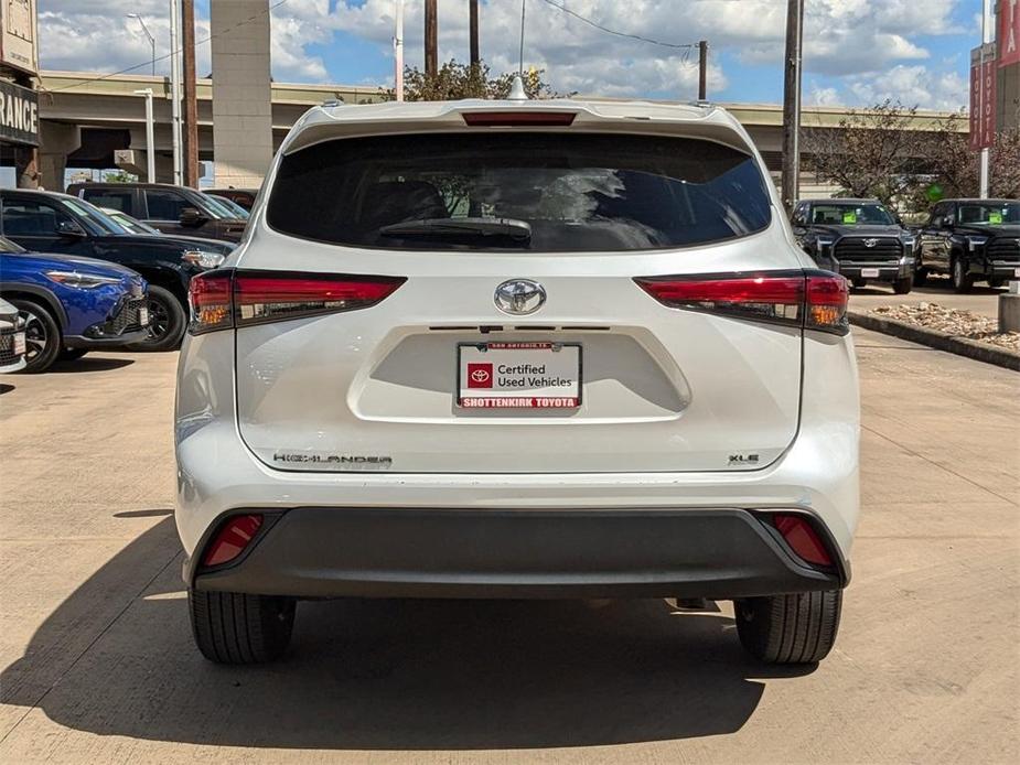 used 2023 Toyota Highlander car, priced at $38,999