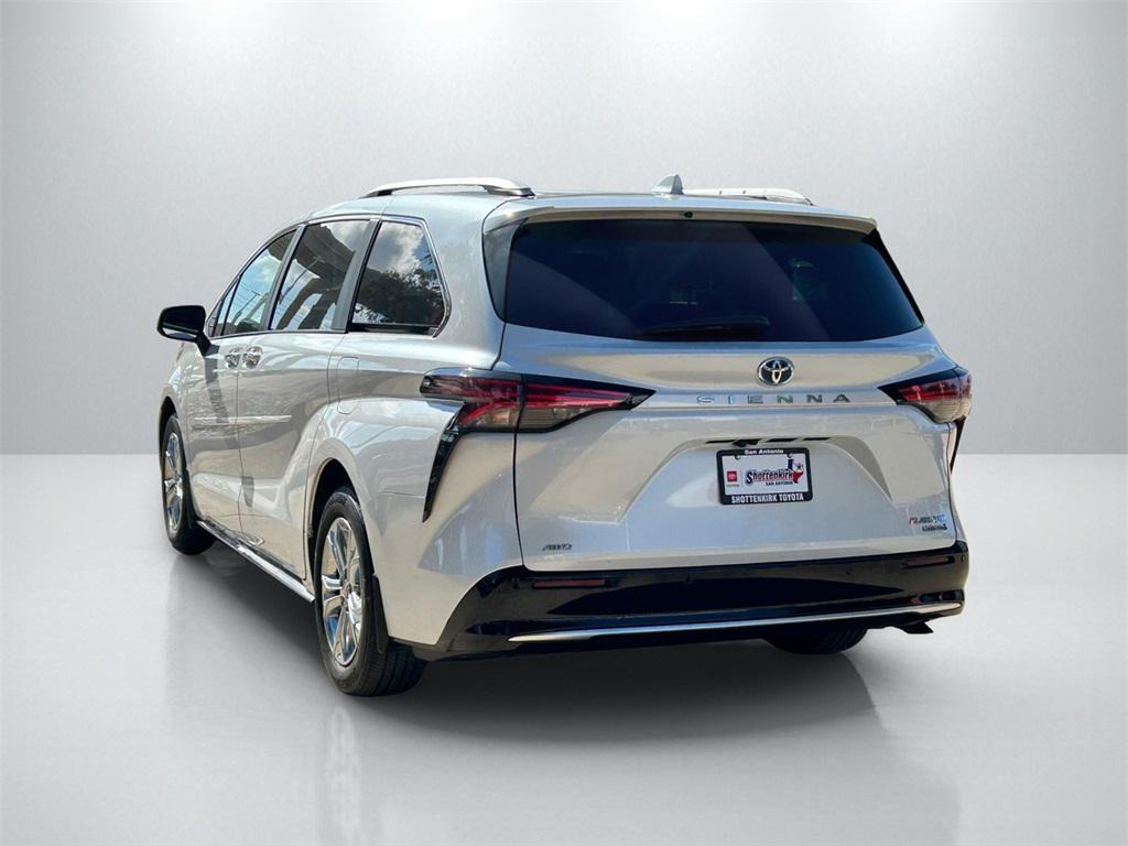 used 2023 Toyota Sienna car, priced at $52,991