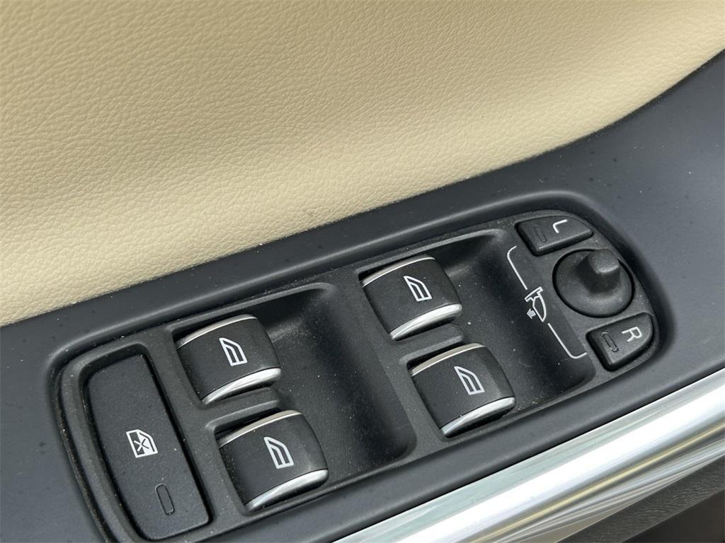 used 2018 Volvo S60 Inscription car, priced at $16,991