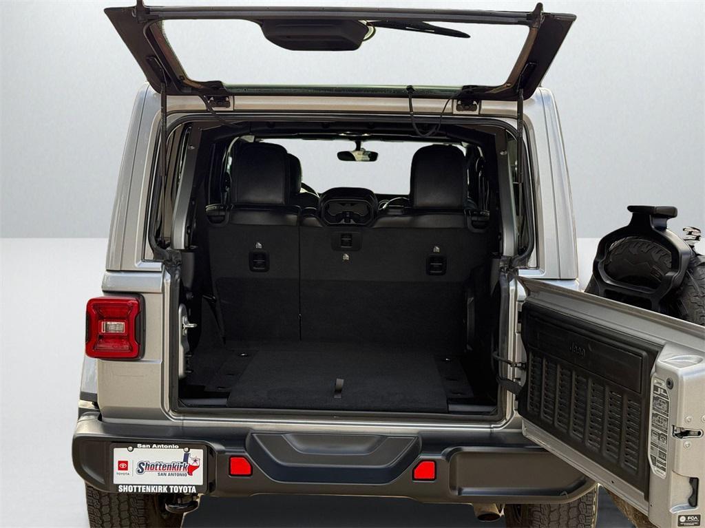 used 2021 Jeep Wrangler Unlimited car, priced at $28,442