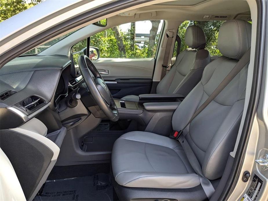 used 2022 Toyota Sienna car, priced at $42,621