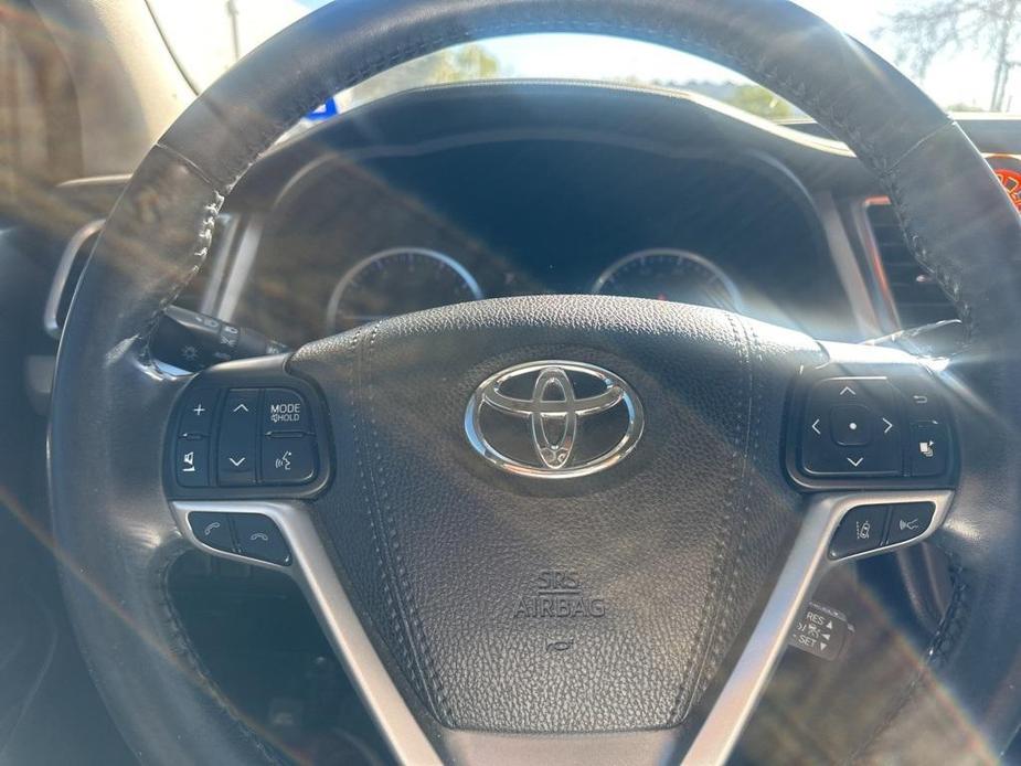 used 2018 Toyota Highlander car, priced at $19,887